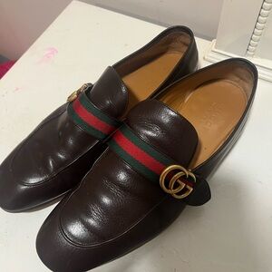 Gucci Men's Dark Brown Leather Loafers with Green and Red Stripe